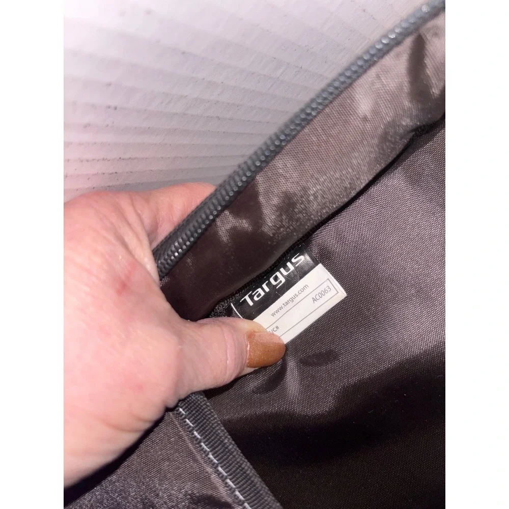 Targus Black Nylon Laptop Briefcase Business Messenger Bag AC0063